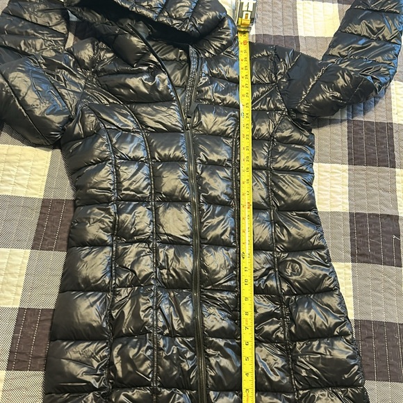 Long black puffer coat - Picture 6 of 6